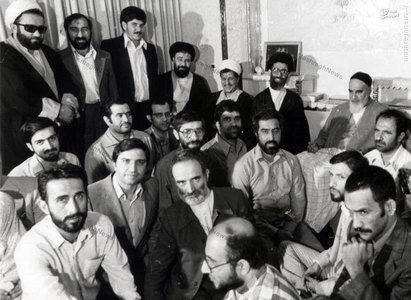 استاد سید علی اکبر پرورش به همراه اعضای شورای مرکزی حزب جمهوری اسلامی در محضر امام خمینی 