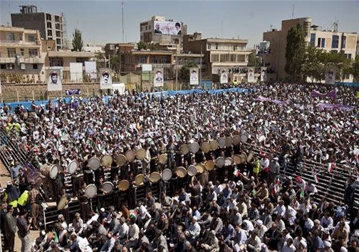 دف نوازی به افتخار روحانی +عکس