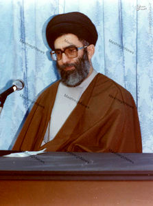 آیت الله خامنه ای در جلسه پرسش و پاسخ با طلاب حوزه علمیه قم در سال 1365